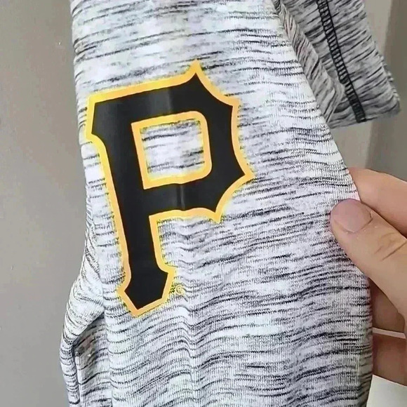 Pittsburgh Pirates Zip Up - Picture 5 of 5